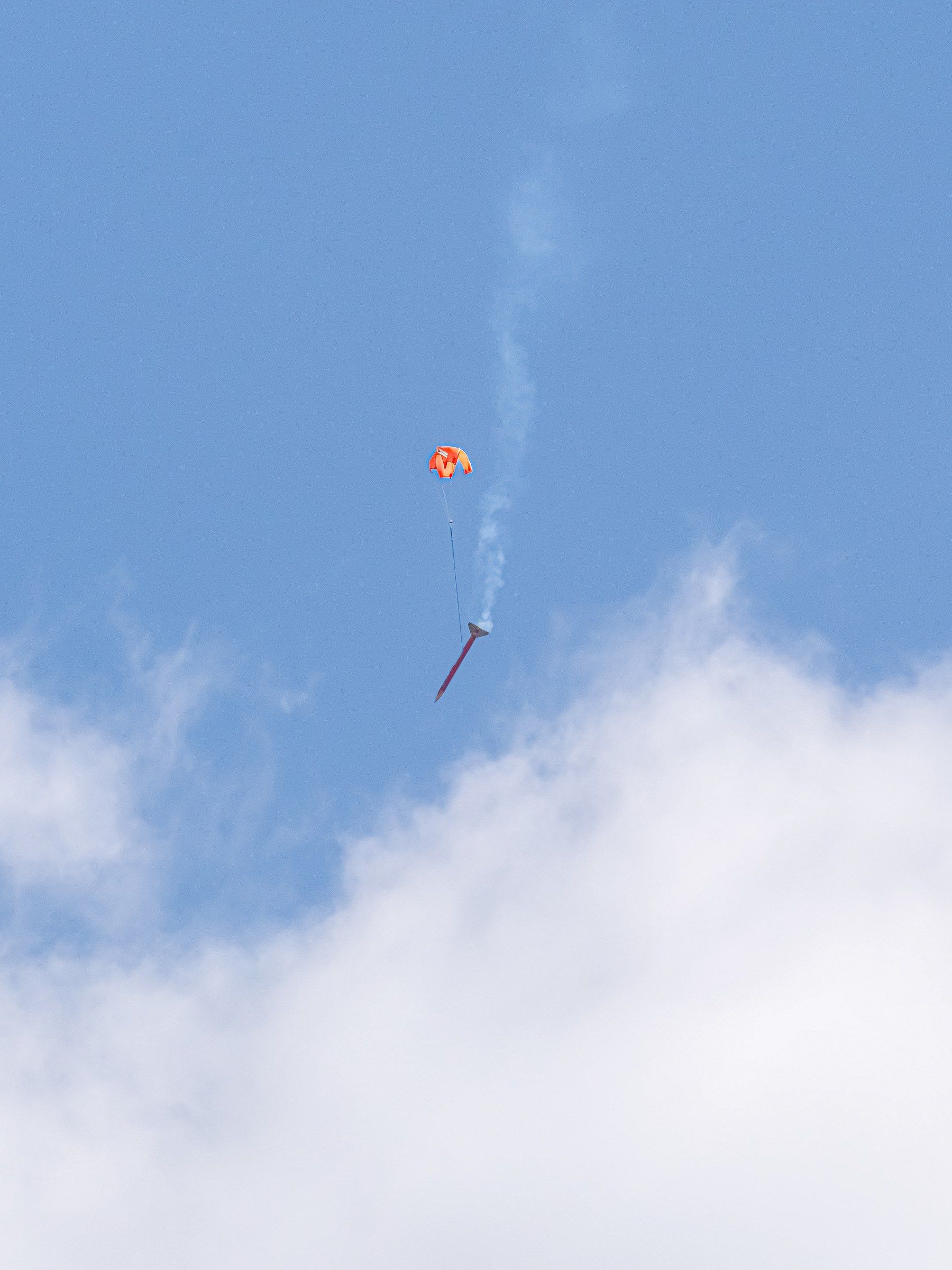 MF39 under parachute